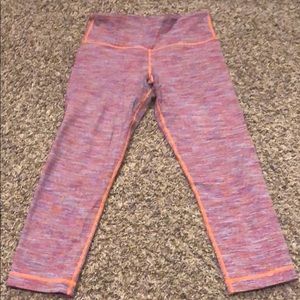 Lululemon wunder under crops size 4